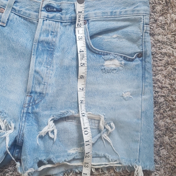 Levi Shorts - Picture 5 of 8